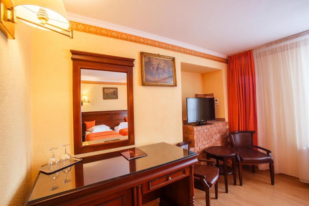 Domeniul Dracula Danes Hotel Exterior photo